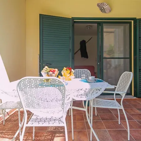 La Caletta Bay, 2 Apartments 100Mt From The Beach Apartment *