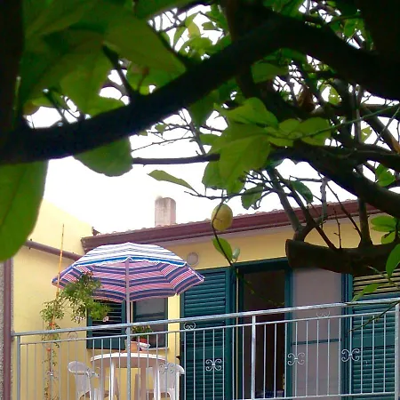 La Caletta Bay, 2 Apartments 100Mt From The Beach Apartment