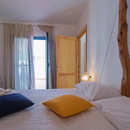 La Caletta Bay, 2 Apartments 100Mt From The Beach Apartment