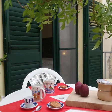 La Caletta Bay, 2 Apartments 100Mt From The Beach *
